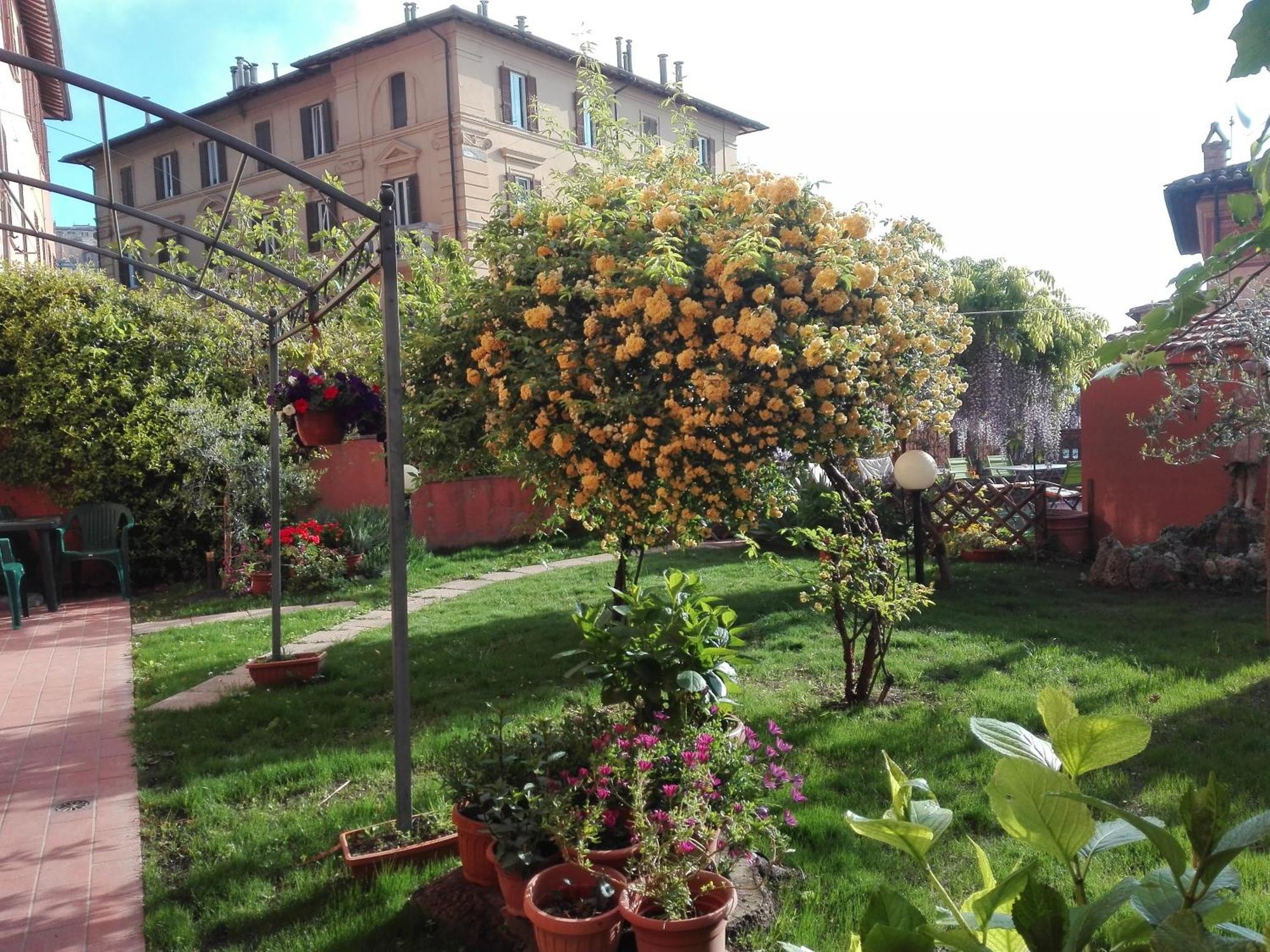 Al Giardino Di Alice Bed and Breakfast Perugia Eksteriør billede