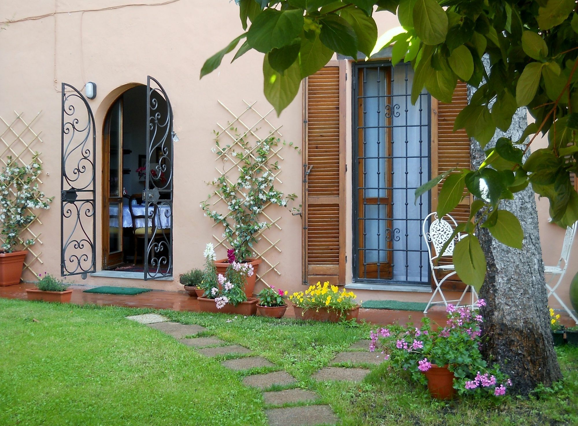 Al Giardino Di Alice Bed and Breakfast Perugia Eksteriør billede