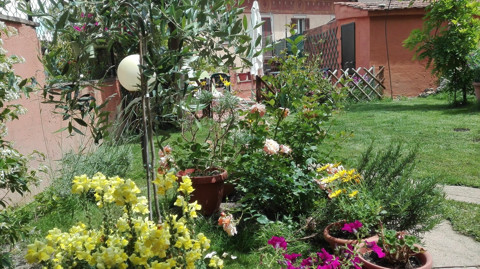Al Giardino Di Alice Bed and Breakfast Perugia Eksteriør billede
