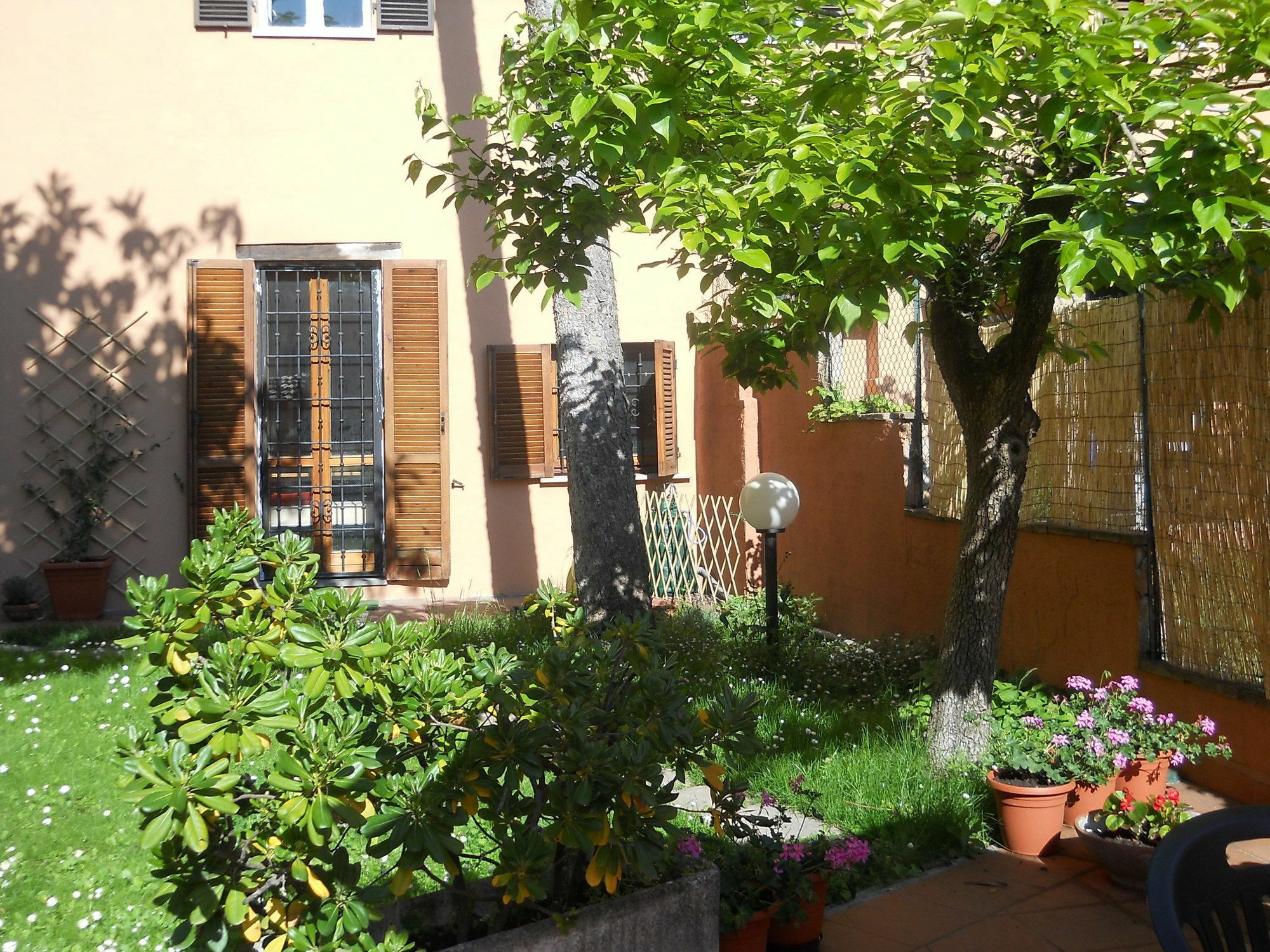Al Giardino Di Alice Bed and Breakfast Perugia Eksteriør billede