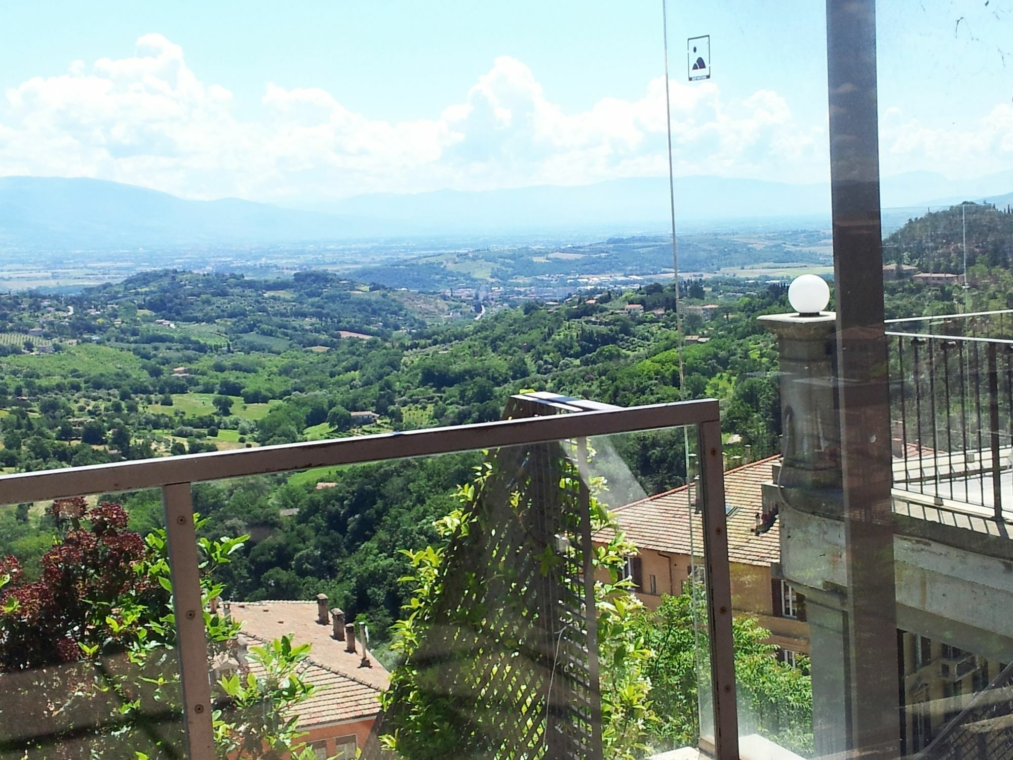 Al Giardino Di Alice Bed and Breakfast Perugia Eksteriør billede